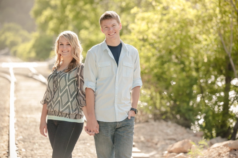 EK-Studios-Wedding-Photographer-picnic-under-a-willow-tree015-Blog(pp_w768_h511)