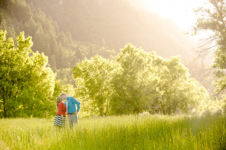 EK-Studios-Wedding-Photographer-picnic-under-a-willow-tree028-Blog(pp_w768_h511)