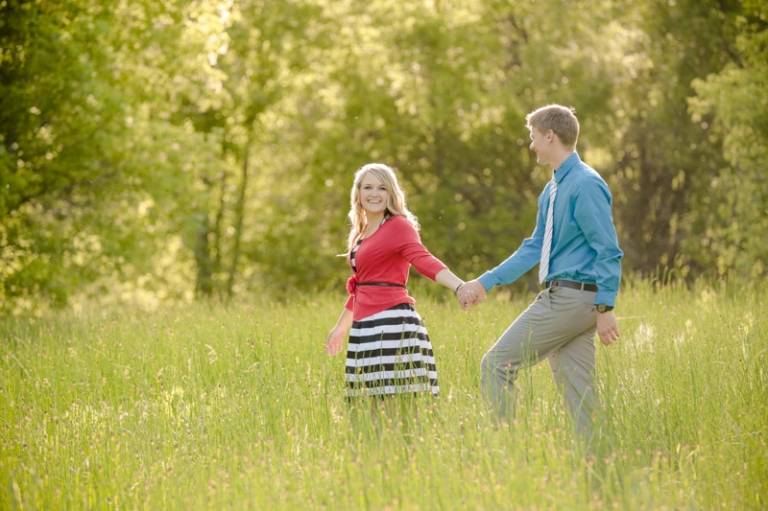 EK-Studios-Wedding-Photographer-picnic-under-a-willow-tree030-Blog(pp_w768_h511)