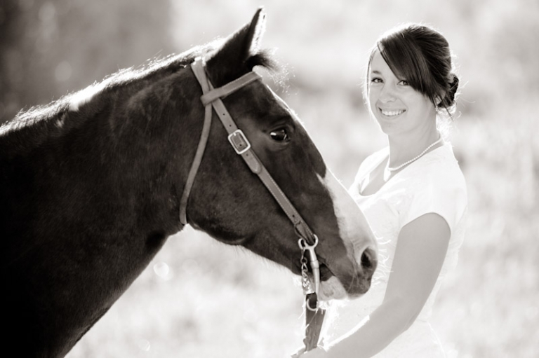 Wedding-and-Portrait-Photographer-Bridals-with-Horse004Brials-Mattie-0R0A0449-Final-Blog(pp_w768_h511)