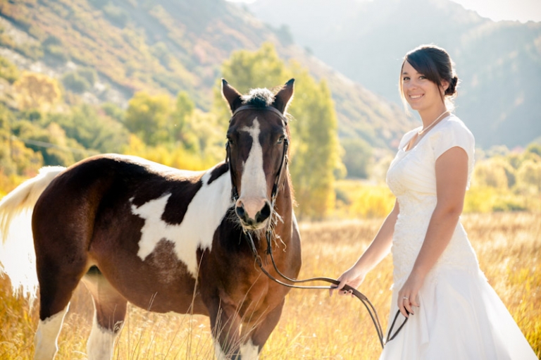Wedding-and-Portrait-Photographer-Bridals-with-Horse007Brials-Mattie-0R0A0709-Final-Blog(pp_w768_h511)