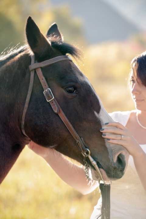 Wedding-and-Portrait-Photographer-Bridals-with-Horse010Brials-Mattie-0R0A0391-Final-Blog(pp_w480_h720)