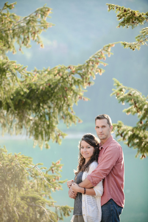 EK-Studios-Wedding-Photographer-Engagements-at-a-lake-in-the-mountains004-Blog(pp_w480_h720)