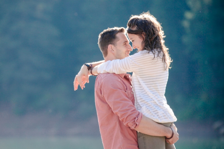 EK-Studios-Wedding-Photographer-Engagements-at-a-lake-in-the-mountains010-Blog(pp_w768_h511)