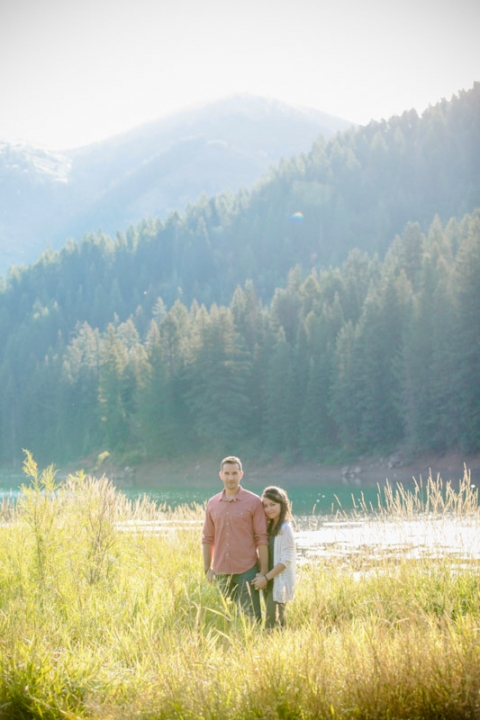EK-Studios-Wedding-Photographer-Engagements-at-a-lake-in-the-mountains014-Blog(pp_w480_h720)