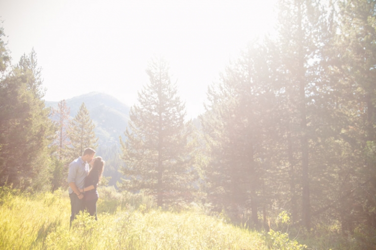 EK-Studios-Wedding-Photographer-Engagements-at-a-lake-in-the-mountains019-Blog(pp_w768_h511)