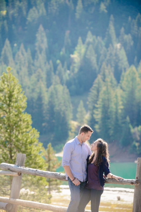 EK-Studios-Wedding-Photographer-Engagements-at-a-lake-in-the-mountains021-Blog(pp_w480_h720)
