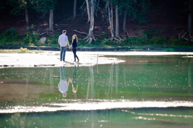 EK-Studios-Wedding-Photographer-Engagements-at-a-lake-in-the-mountains024-Blog(pp_w768_h511)