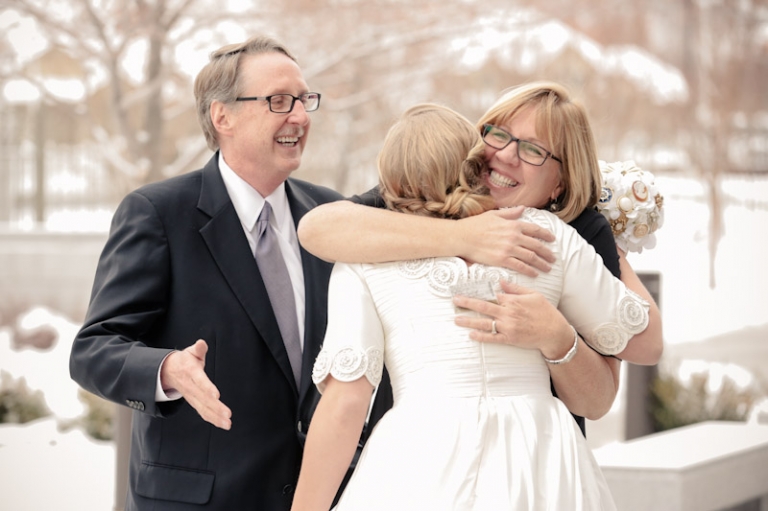 Wedding-Photographer-Barn-wedding-reception-winter005-Blog(pp_w768_h511)