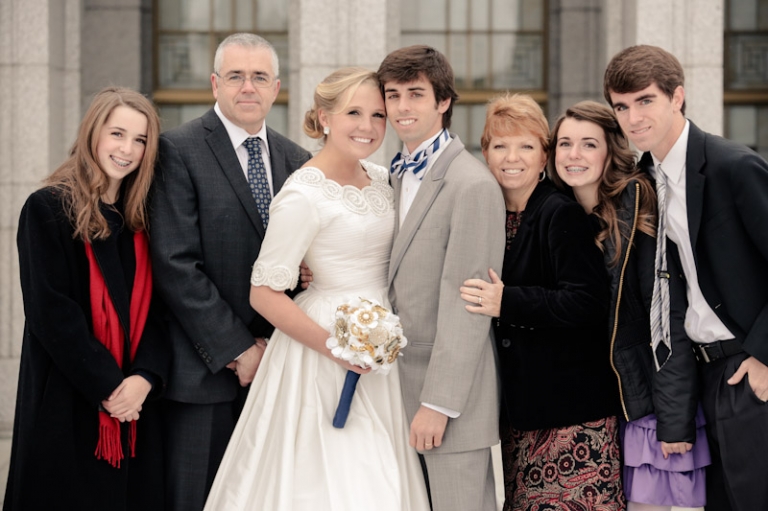 Wedding-Photographer-Barn-wedding-reception-winter007-Blog(pp_w768_h511)