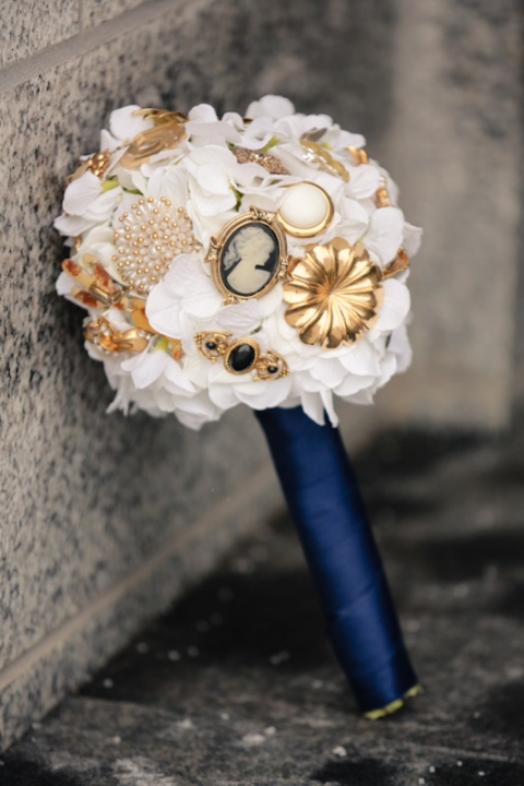 Wedding-Photographer-Barn-wedding-reception-winter010-Blog(pp_w480_h720)