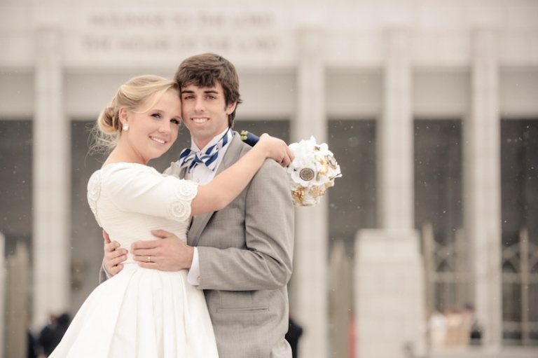 Wedding-Photographer-Barn-wedding-reception-winter011-Blog(pp_w768_h511)