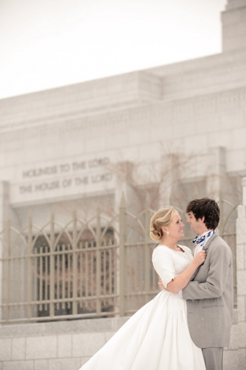 Wedding-Photographer-Barn-wedding-reception-winter016-Blog(pp_w480_h720)