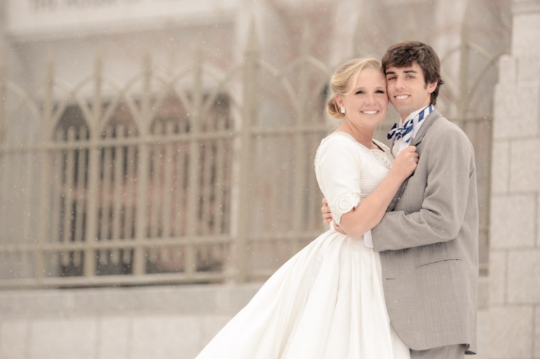 Wedding-Photographer-Barn-wedding-reception-winter017-Blog(pp_w768_h511)