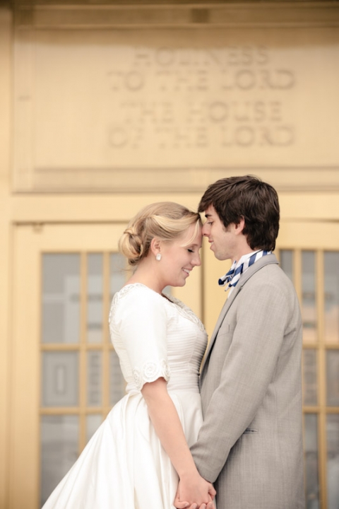 Wedding-Photographer-Barn-wedding-reception-winter024-Blog(pp_w480_h720)