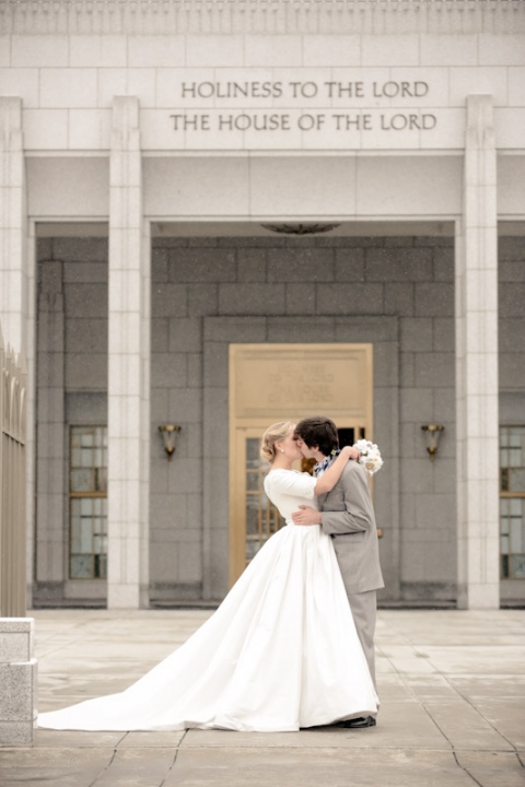 Wedding-Photographer-Barn-wedding-reception-winter030-Blog(pp_w480_h720)