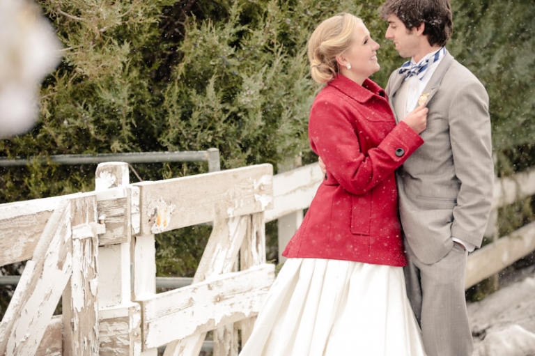 Wedding-Photographer-Barn-wedding-reception-winter042-Blog(pp_w768_h511)