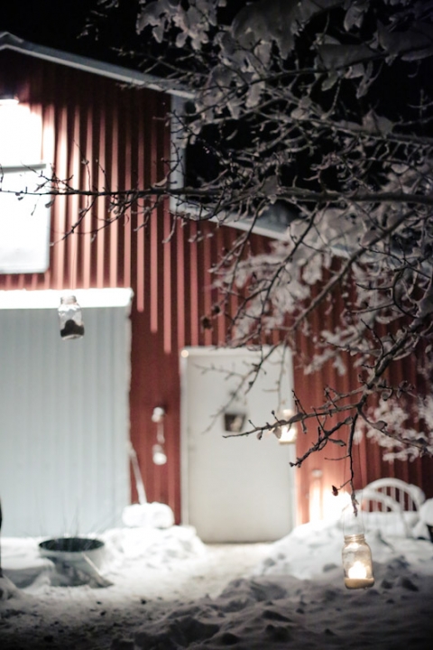 Wedding-Photographer-Barn-wedding-reception-winter047-Blog(pp_w480_h720)