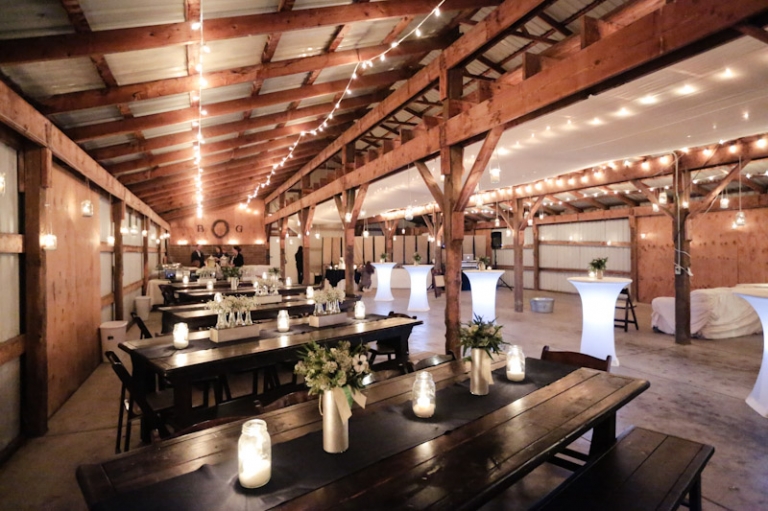 Wedding-Photographer-Barn-wedding-reception-winter048-Blog(pp_w768_h511)