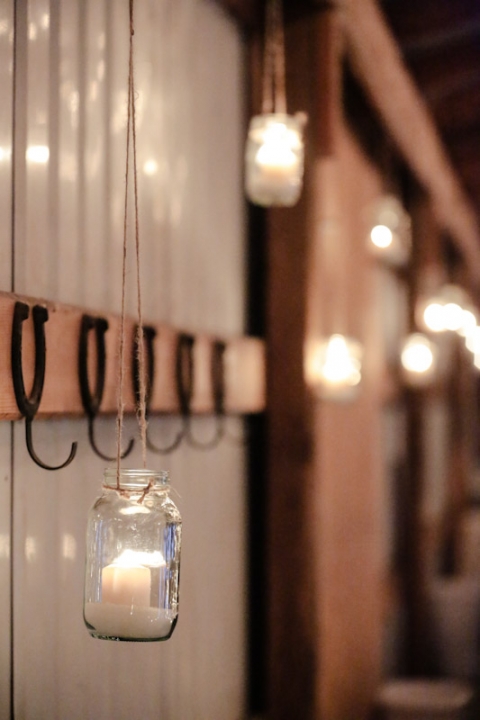 Wedding-Photographer-Barn-wedding-reception-winter049-Blog(pp_w480_h720)