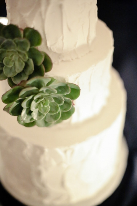 Wedding-Photographer-Barn-wedding-reception-winter056-Blog(pp_w480_h720)