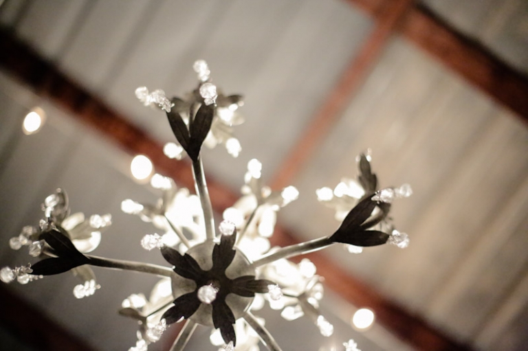 Wedding-Photographer-Barn-wedding-reception-winter066-Blog(pp_w768_h511)