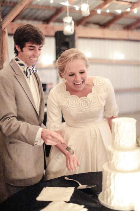 Wedding-Photographer-Barn-wedding-reception-winter081-Blog(pp_w480_h720)