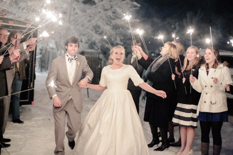 Wedding-Photographer-Barn-wedding-reception-winter089-Blog(pp_w768_h511)