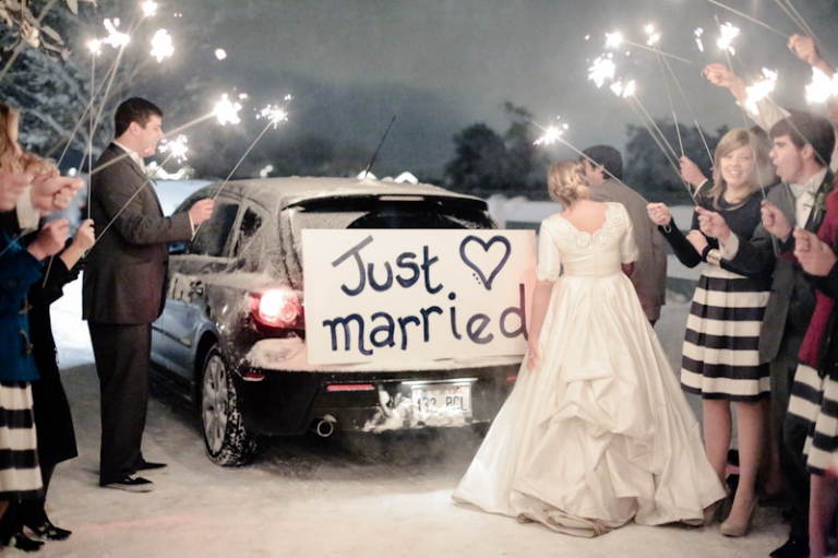 Wedding-Photographer-Barn-wedding-reception-winter090-Blog(pp_w768_h511)