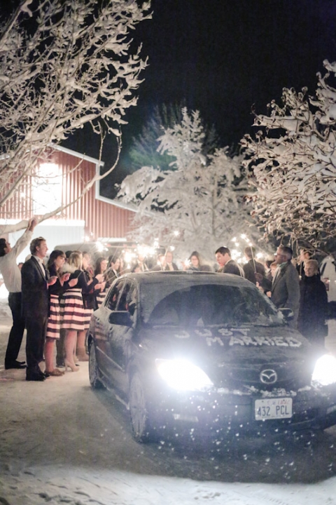 Wedding-Photographer-Barn-wedding-reception-winter091-Blog(pp_w480_h720)