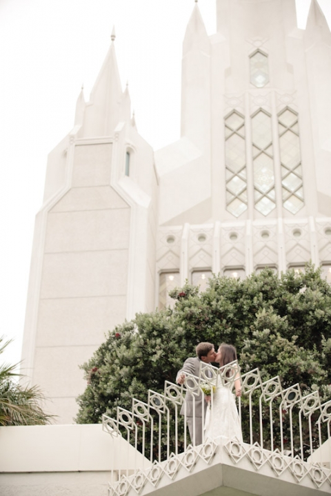 Wedding-and-Portrait-Photographer-LDS-San-Diego-Temple-Wedding023IMG_3397-Blog(pp_w480_h720)