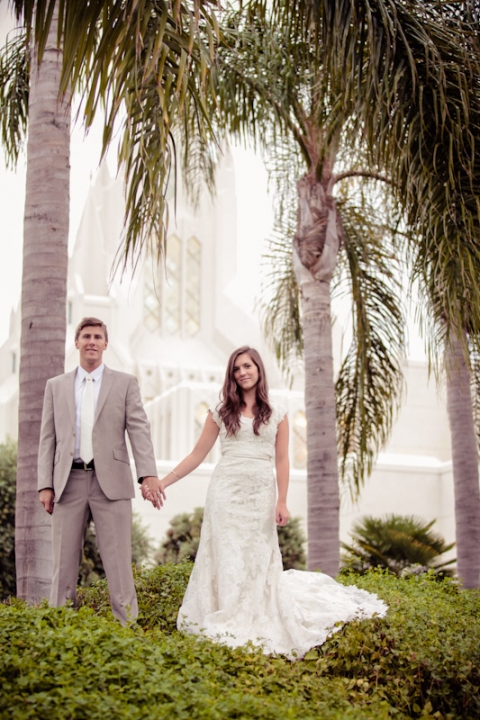 Wedding-and-Portrait-Photographer-LDS-San-Diego-Temple-Wedding041IMG_3697-Blog(pp_w480_h720)