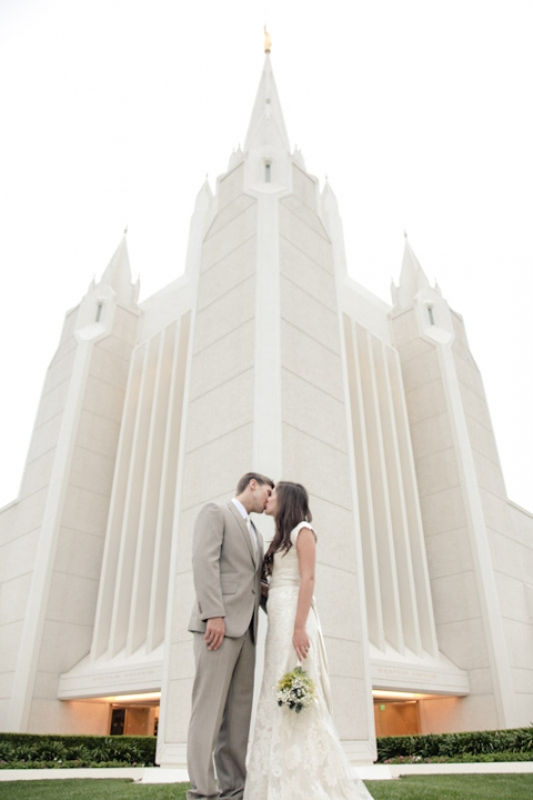 Wedding-and-Portrait-Photographer-LDS-San-Diego-Temple-Wedding047IMG_3797-Blog(pp_w480_h720)