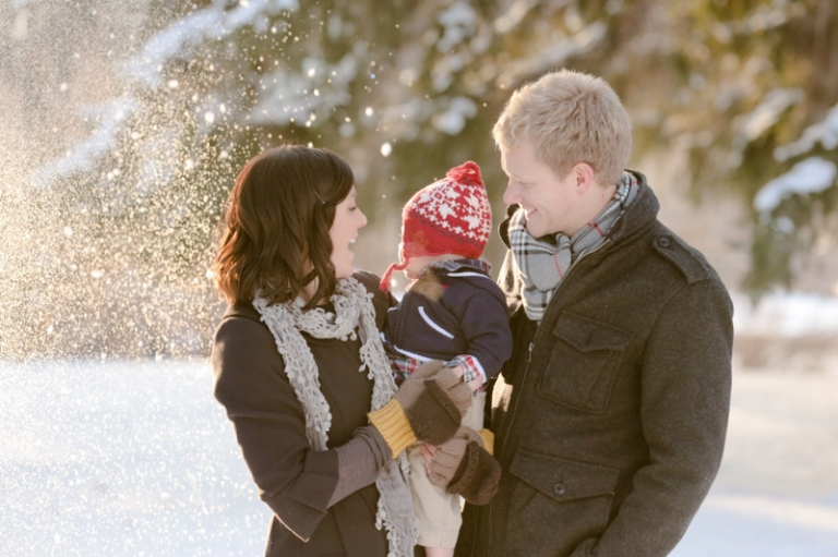 EK-Studios-Utah-Wedding-Photographers-Winter-Family-Photoshoot-in-snow002-Blog(pp_w768_h511)