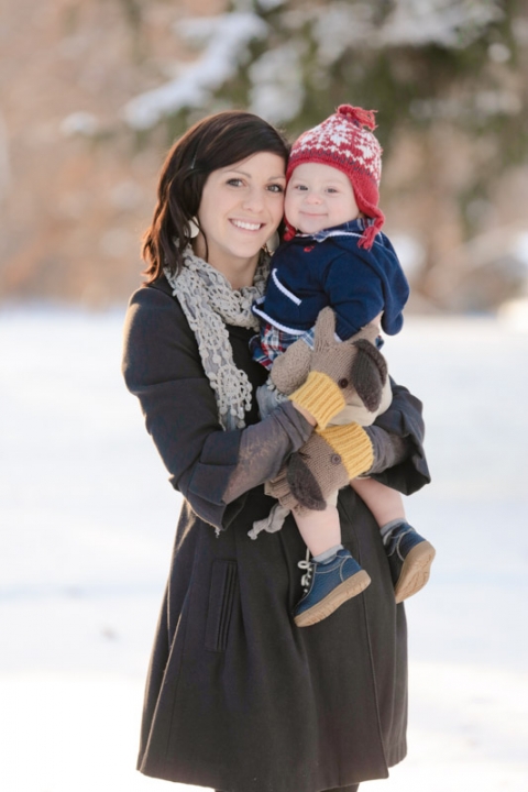 EK-Studios-Utah-Wedding-Photographers-Winter-Family-Photoshoot-in-snow003-Blog(pp_w480_h720)