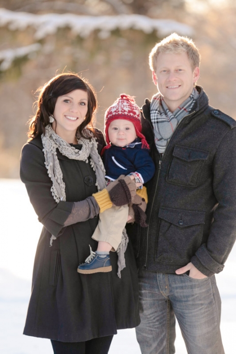 EK-Studios-Utah-Wedding-Photographers-Winter-Family-Photoshoot-in-snow004-Blog(pp_w480_h720)