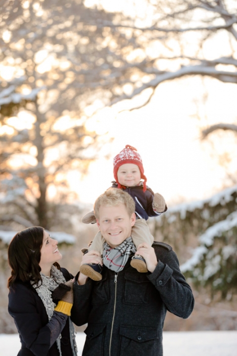 EK-Studios-Utah-Wedding-Photographers-Winter-Family-Photoshoot-in-snow010-Blog(pp_w480_h720)