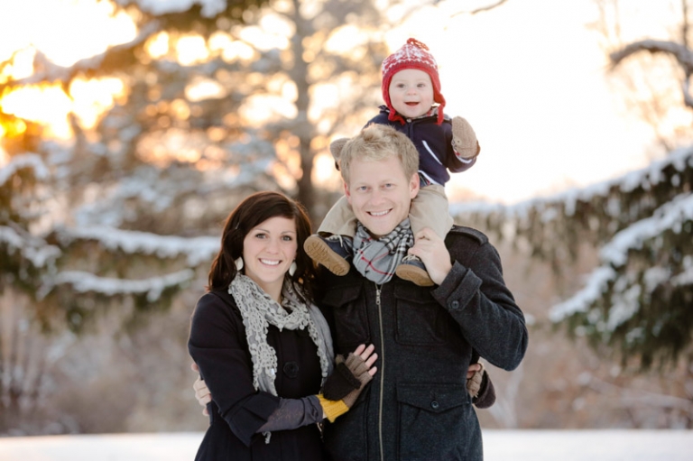 EK-Studios-Utah-Wedding-Photographers-Winter-Family-Photoshoot-in-snow011-Blog(pp_w768_h511)