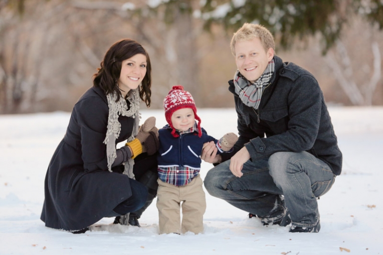 EK-Studios-Utah-Wedding-Photographers-Winter-Family-Photoshoot-in-snow013-Blog(pp_w768_h511)