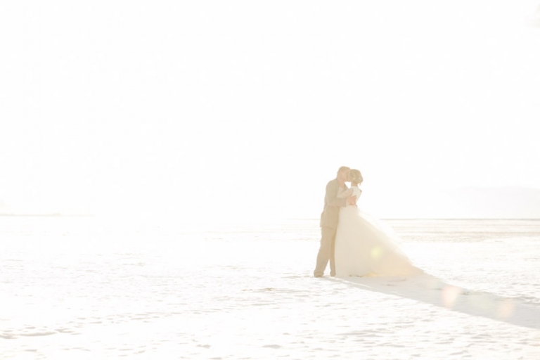 EK-Studios-Utah-Wedding-Photographers-Saltair-Winter-Bridals005-Blog(pp_w768_h512)