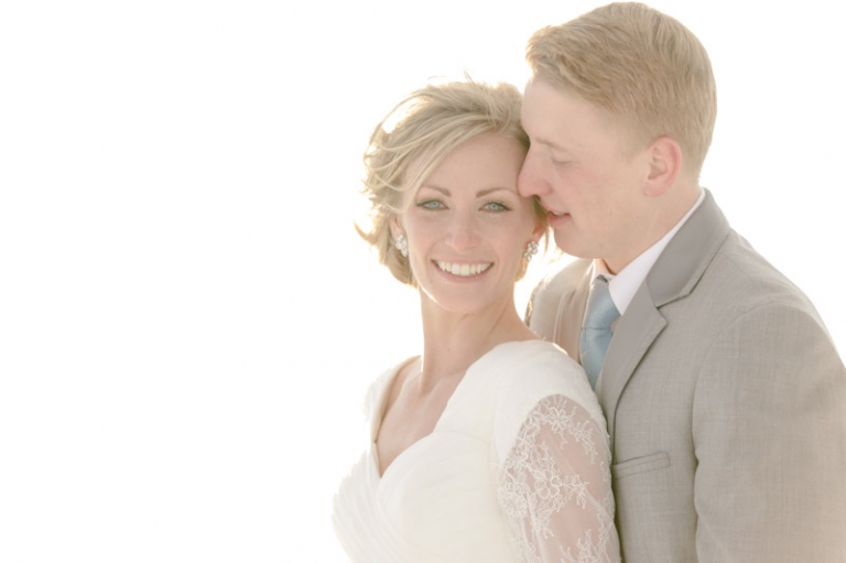 EK-Studios-Utah-Wedding-Photographers-Saltair-Winter-Bridals006-Blog(pp_w768_h511)