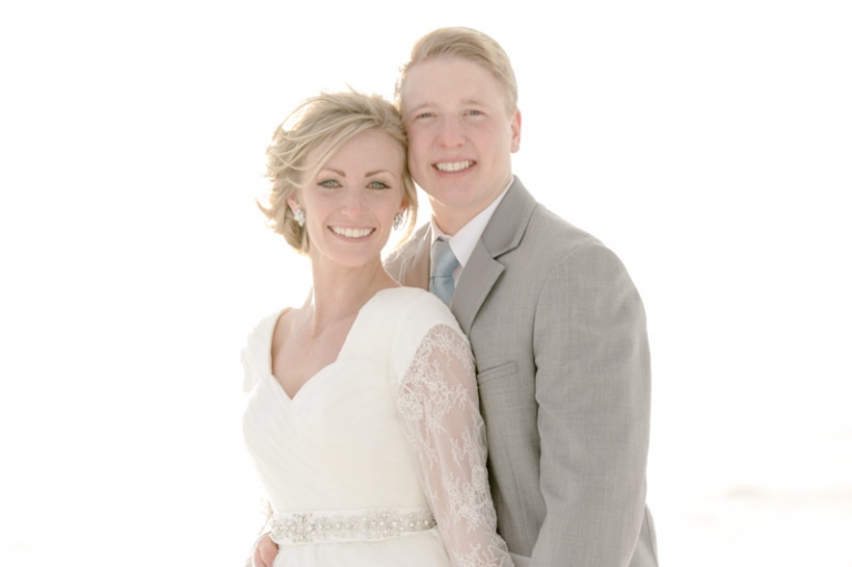 EK-Studios-Utah-Wedding-Photographers-Saltair-Winter-Bridals010-Blog(pp_w768_h511)