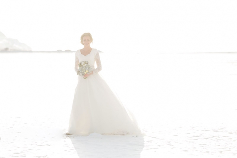 EK-Studios-Utah-Wedding-Photographers-Saltair-Winter-Bridals011-Blog(pp_w768_h511)