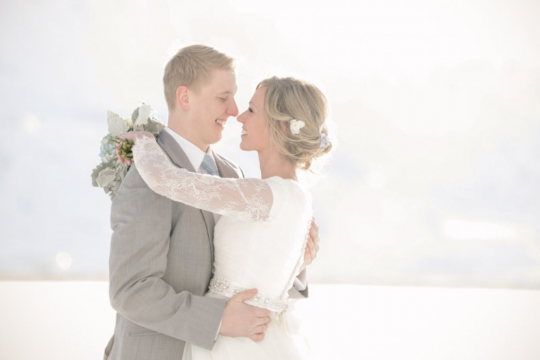 EK-Studios-Utah-Wedding-Photographers-Saltair-Winter-Bridals012-Blog(pp_w768_h512)