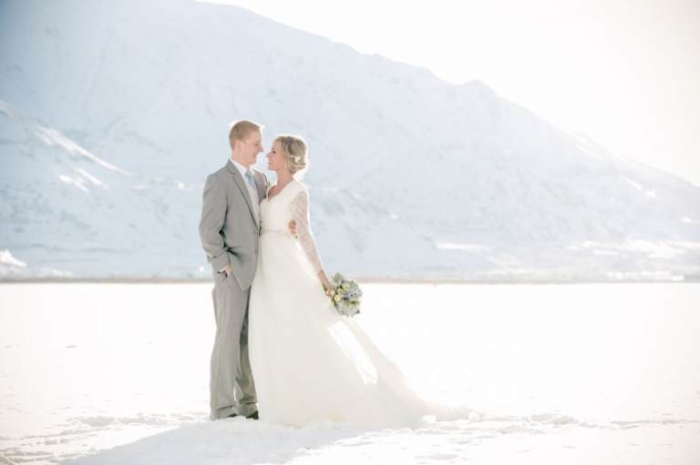 EK-Studios-Utah-Wedding-Photographers-Saltair-Winter-Bridals013-Blog(pp_w768_h511)