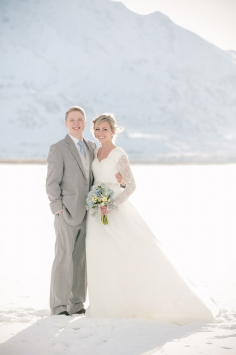 EK-Studios-Utah-Wedding-Photographers-Saltair-Winter-Bridals016-Blog(pp_w480_h720)