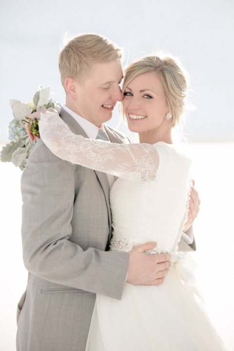 EK-Studios-Utah-Wedding-Photographers-Saltair-Winter-Bridals018-Blog(pp_w480_h720)