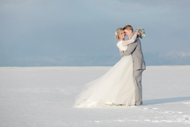 EK-Studios-Utah-Wedding-Photographers-Saltair-Winter-Bridals024-Blog(pp_w768_h512)