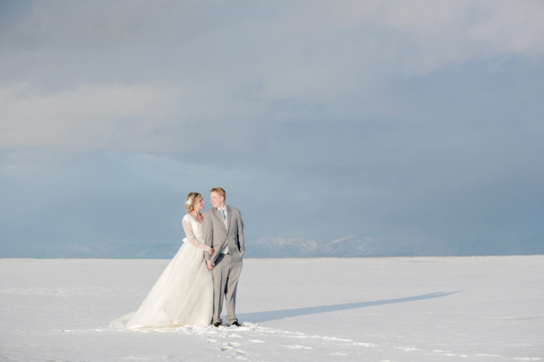 EK-Studios-Utah-Wedding-Photographers-Saltair-Winter-Bridals025-Blog(pp_w768_h511)