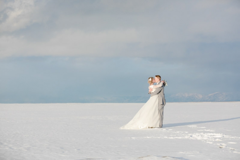 EK-Studios-Utah-Wedding-Photographers-Saltair-Winter-Bridals027-Blog(pp_w768_h512)